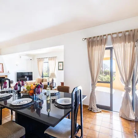 Βίλα Villa In Gale With Pool Near Gale Beach Αλμπουφέιρα