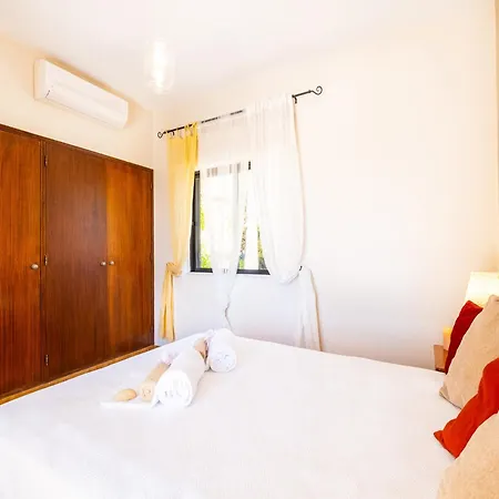 Villa In Gale With Pool Near Gale Beach * Albufeira